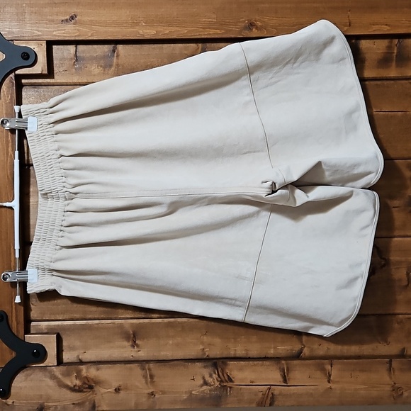 Aritzia Le Fou Wilfred Vegan Suede Funk Shorts Size 6 In Oyster - Picture 3 of 14